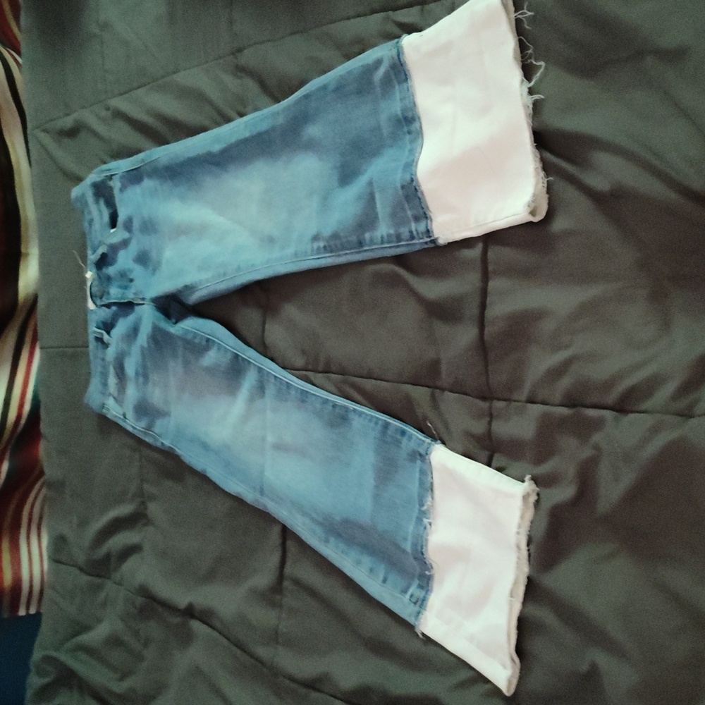 2 toned jeans